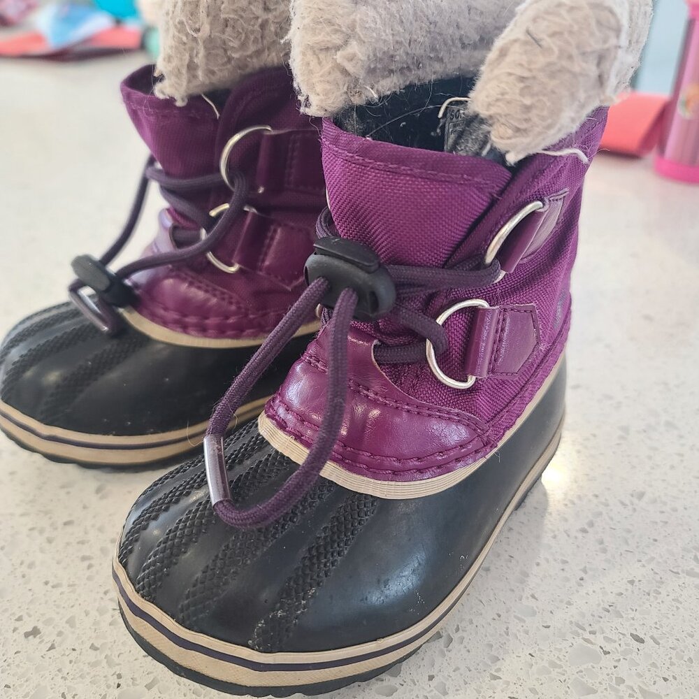 Toddler 8 Sorel winter boots